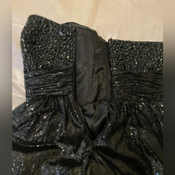 Very cute black strap less sparkly dress - Picture 5 of 14